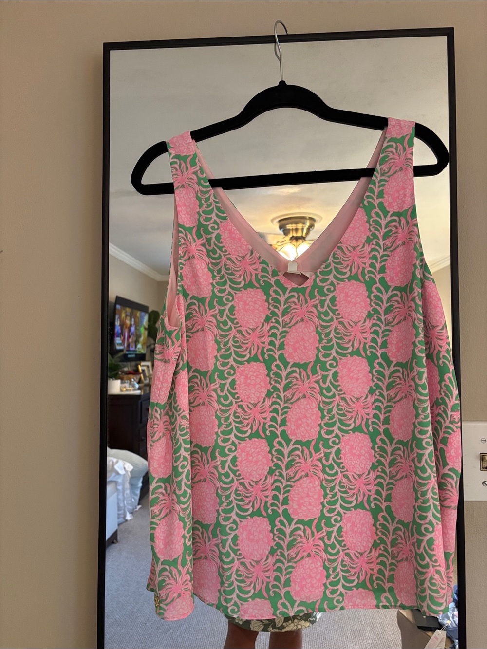 NWT!! Lilly Pulitzer Pink Pineapple Print V-Neck Camisole on Green